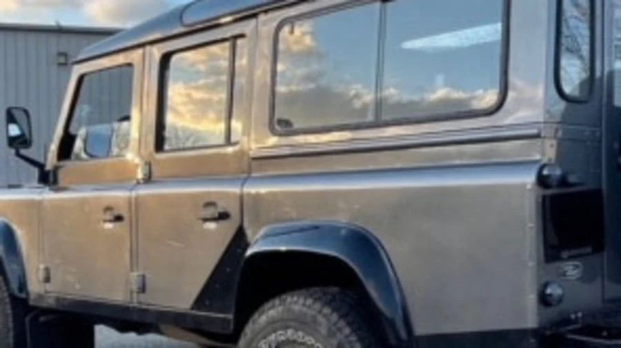 1994 Land Rover Defender 110 - Image 9 of 14