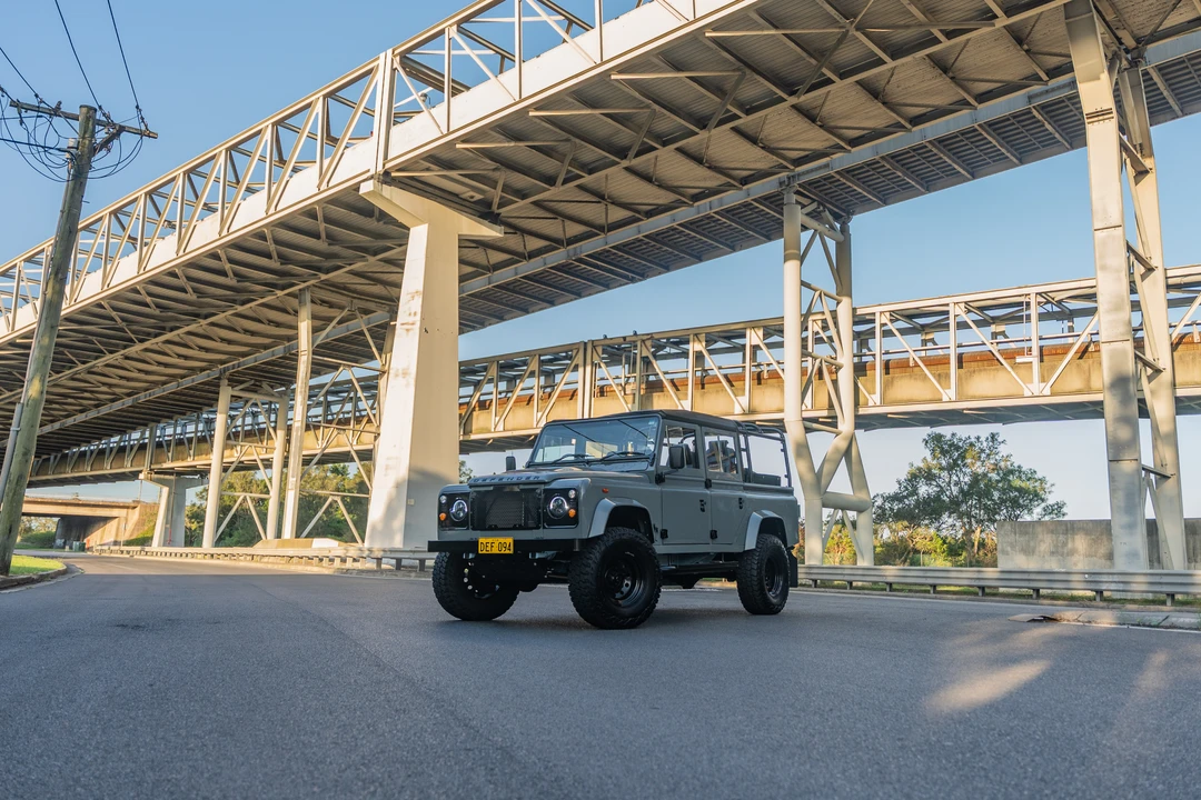 1994 Land Rover Defender 110 - Image 18 of 31