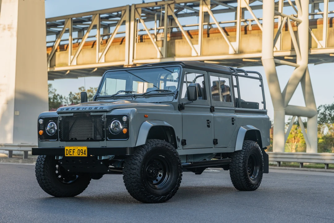 1994 Land Rover Defender 110 - Image 19 of 31