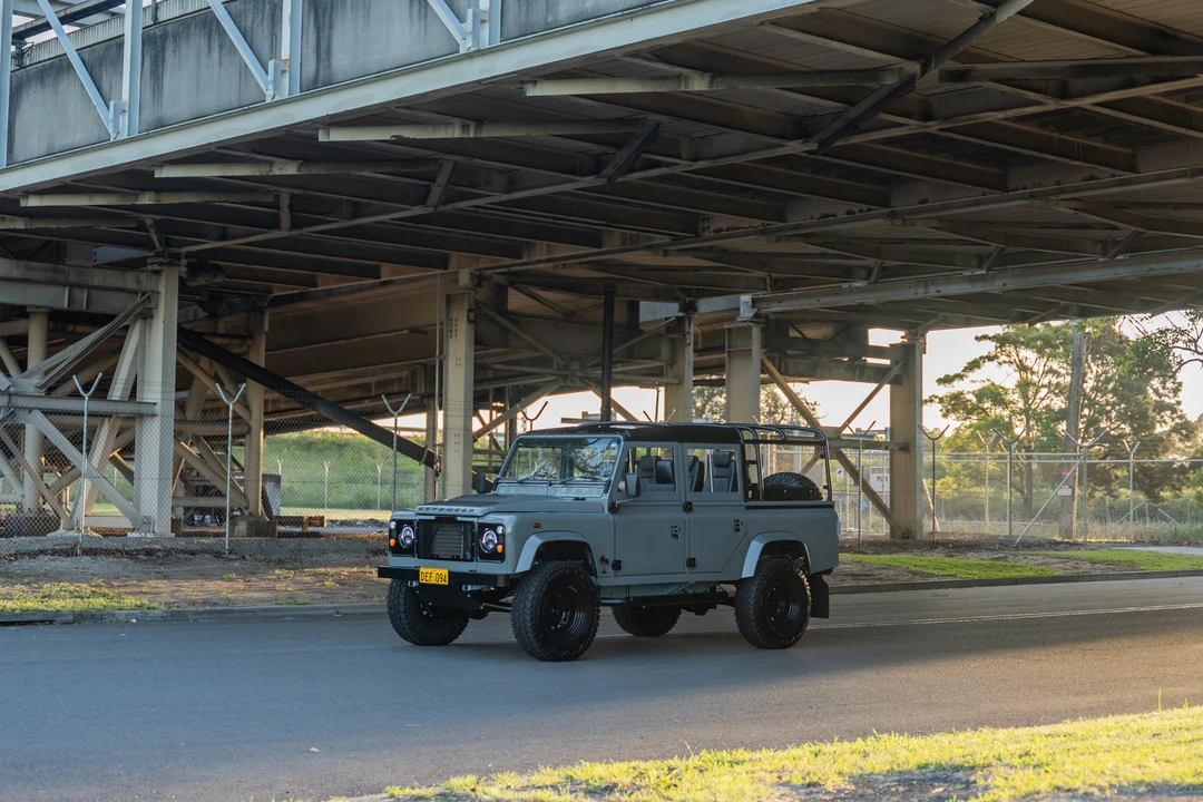 1994 Land Rover Defender 110 - Image 20 of 31