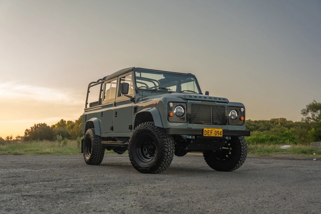 1994 Land Rover Defender 110 - Image 23 of 31