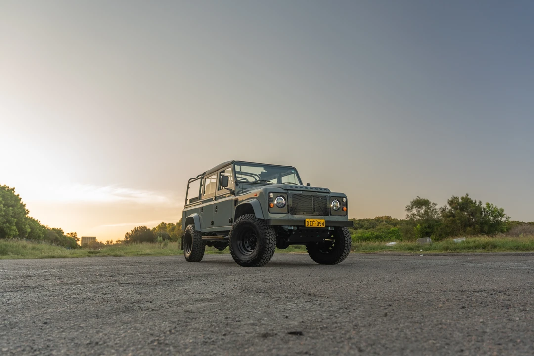 1994 Land Rover Defender 110 - Image 24 of 31