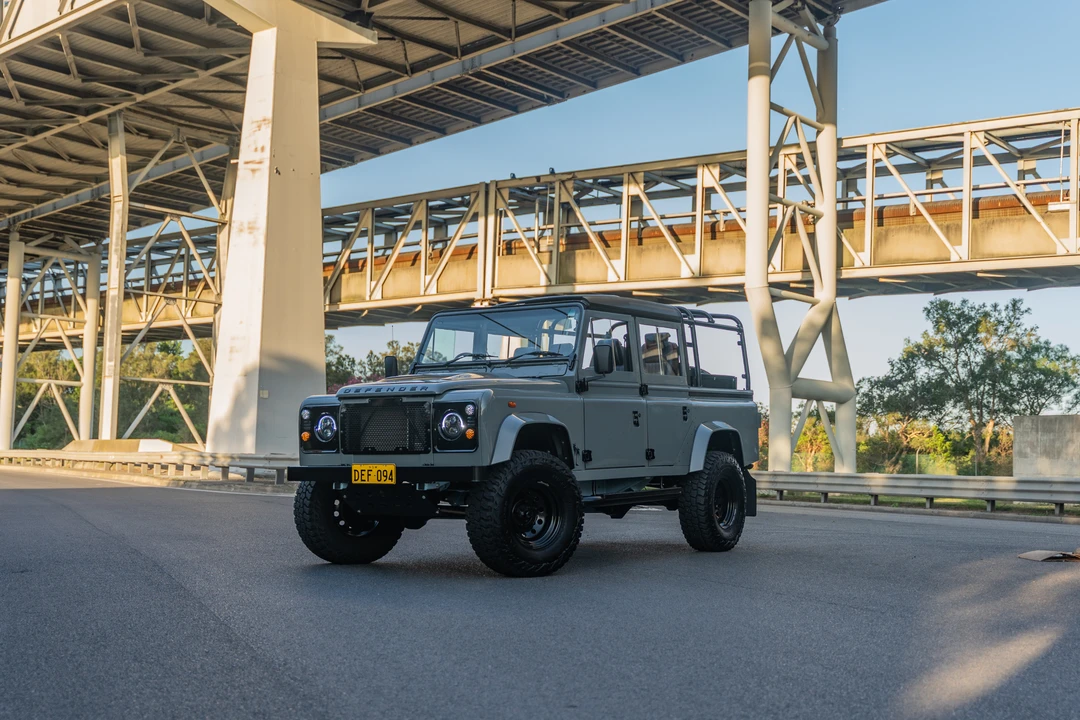 1994 Land Rover Defender 110 - Image 29 of 31