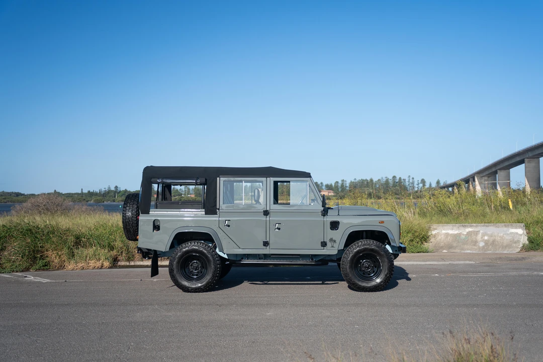 1994 Land Rover Defender 110 - Image 12 of 31