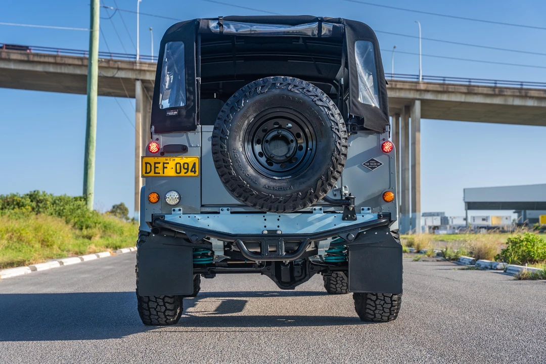 1994 Land Rover Defender 110 - Image 6 of 31