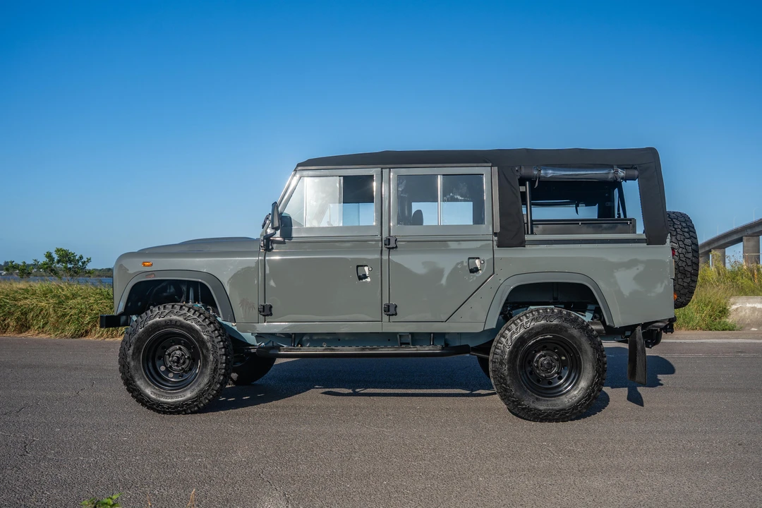 1994 Land Rover Defender 110 - Image 8 of 31