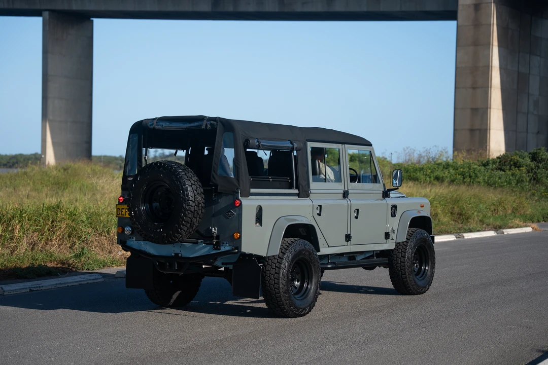 1994 Land Rover Defender 110 - Image 13 of 31