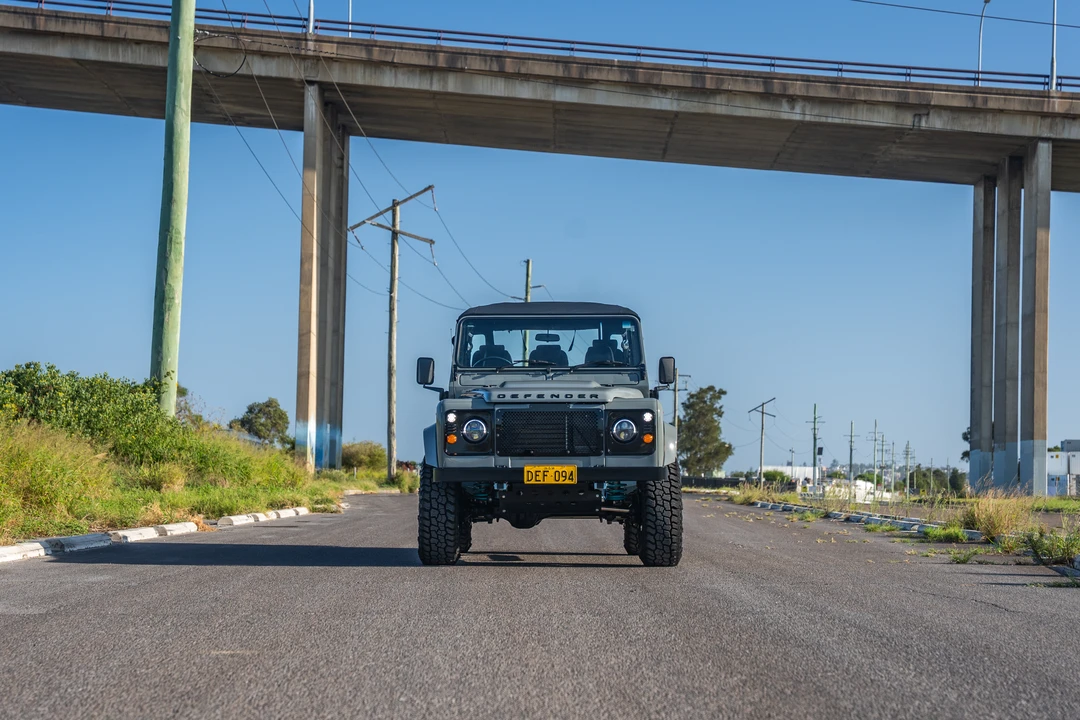 1994 Land Rover Defender 110 - Image 2 of 31