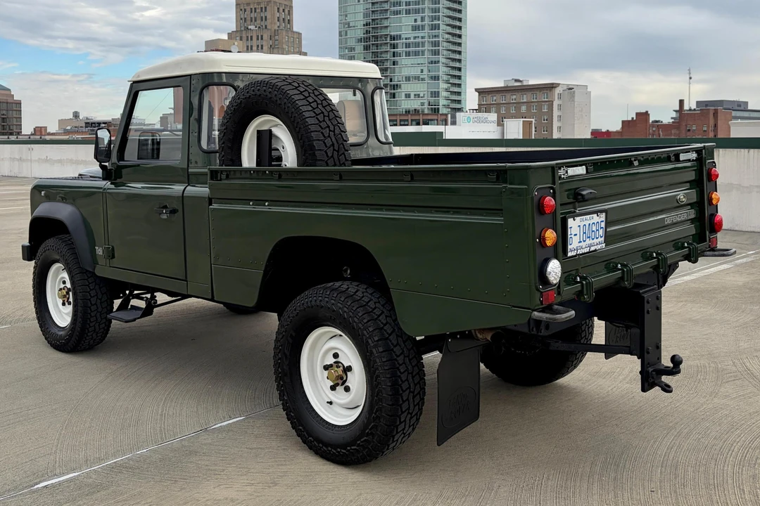 1994 Land Rover Defender 110 - Image 4 of 31