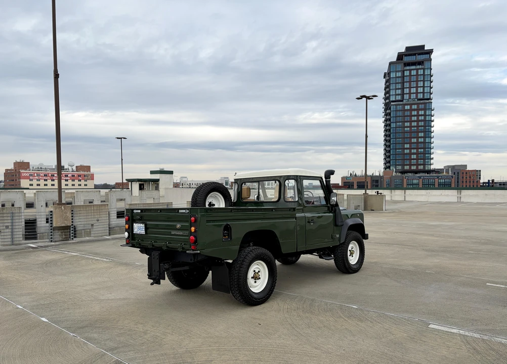 1994 Land Rover Defender 110 - Image 17 of 31