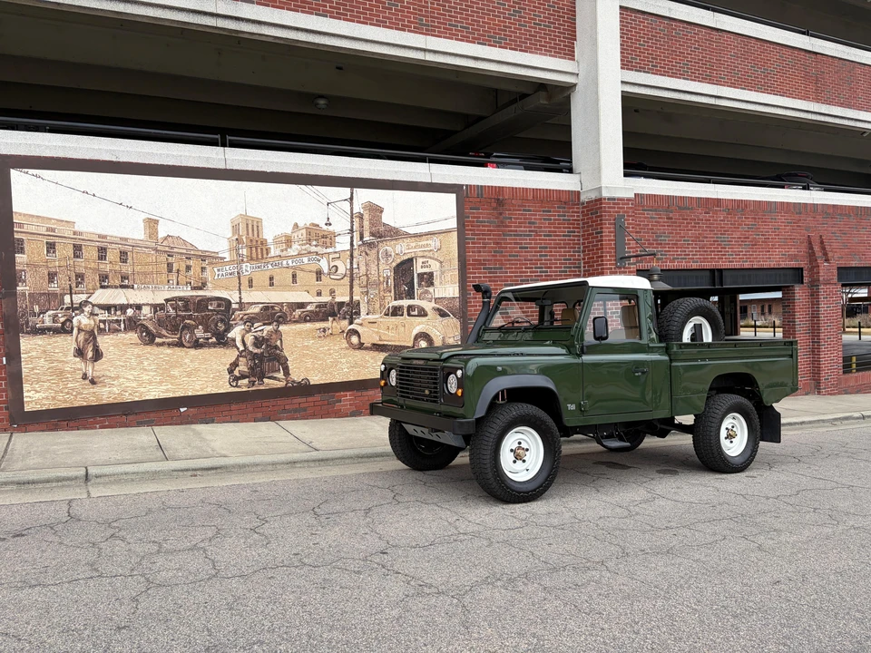 1994 Land Rover Defender 110 - Image 9 of 31