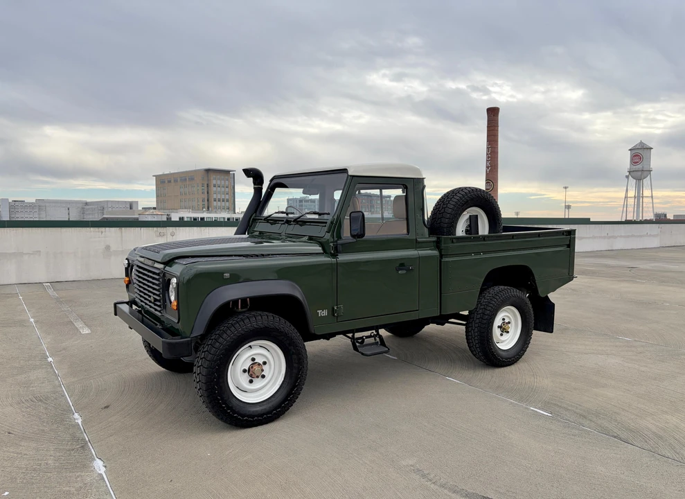 1994 Land Rover Defender 110 - Image 10 of 31