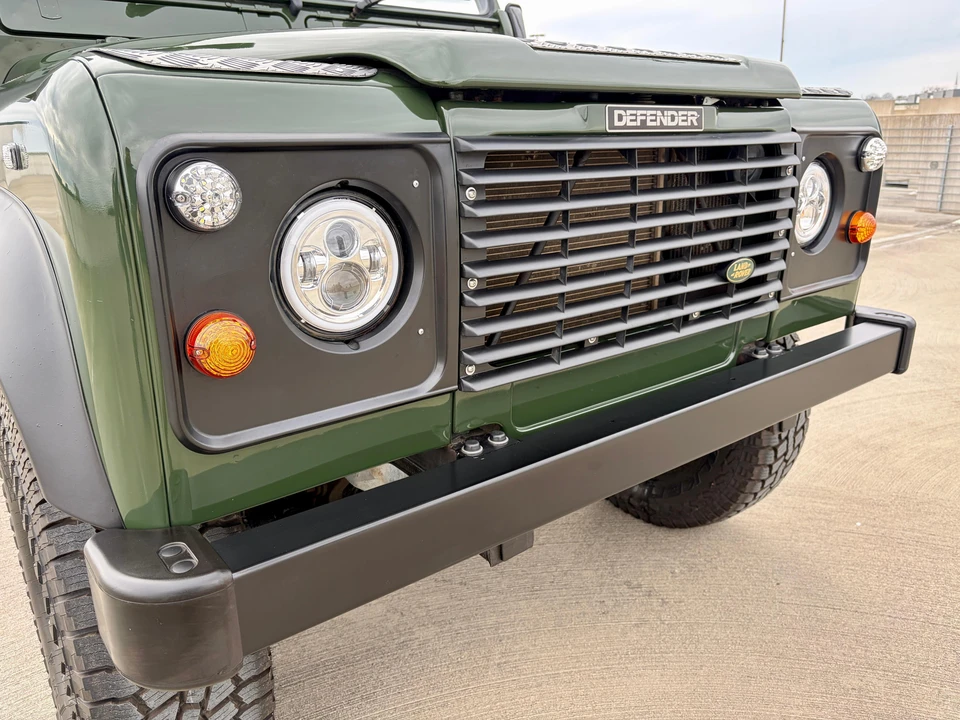 1994 Land Rover Defender 110 - Image 28 of 31