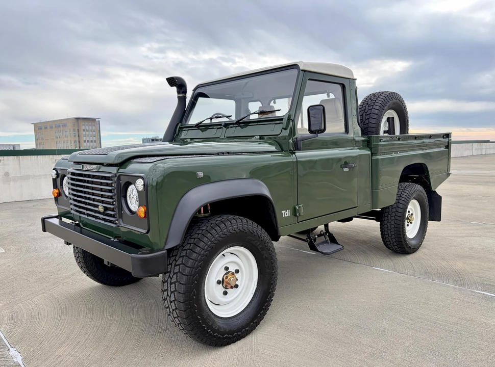 1994 Land Rover Defender 110 - Image 8 of 31