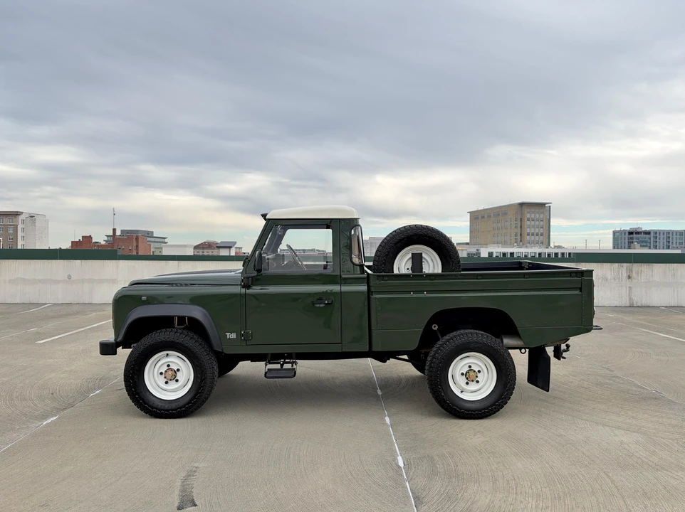 1994 Land Rover Defender 110 - Image 12 of 31
