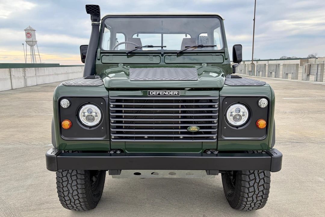 1994 Land Rover Defender 110 - Image 2 of 31
