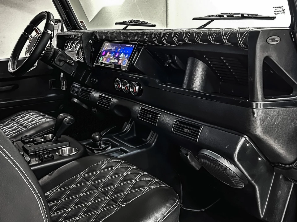 1994 Land Rover Defender 110 - Image 18 of 31