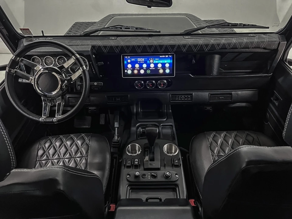1994 Land Rover Defender 110 - Image 9 of 31