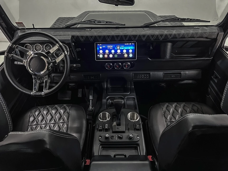 1994 Land Rover Defender 110 - Image 9 of 21