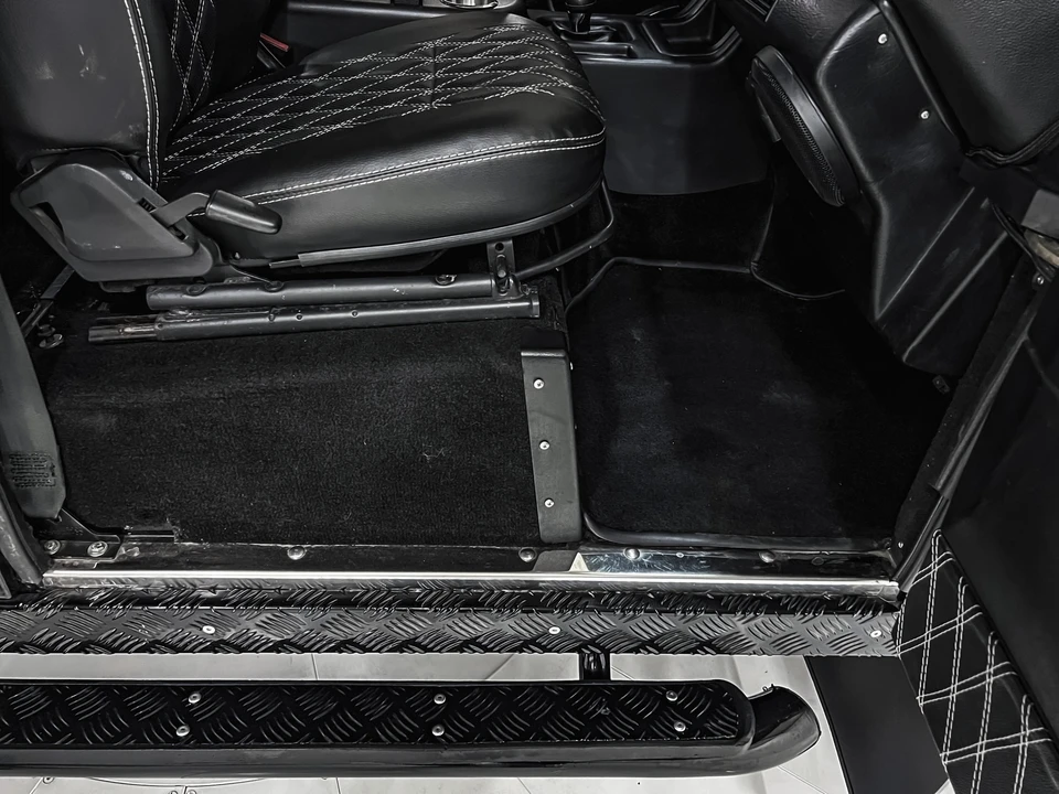 1994 Land Rover Defender 110 - Image 15 of 21