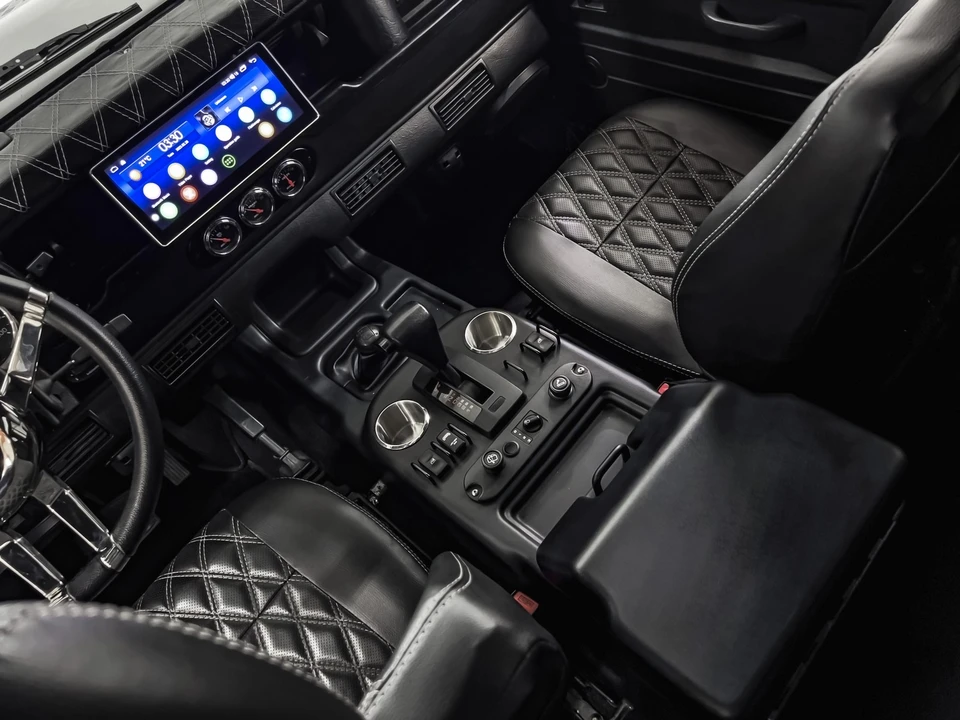 1994 Land Rover Defender 110 - Image 14 of 31