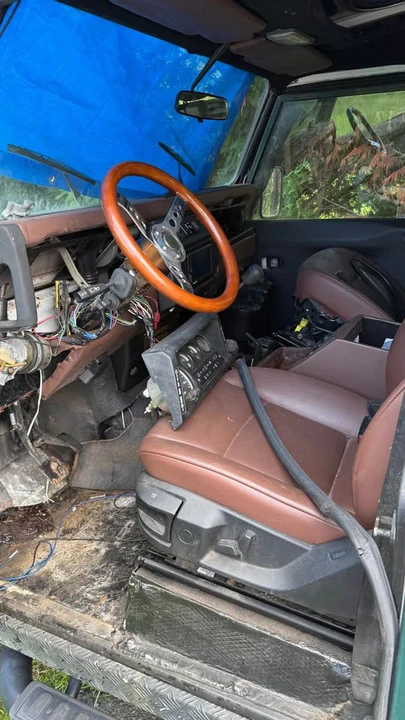 1994 Land Rover Defender 110 - Image 9 of 11