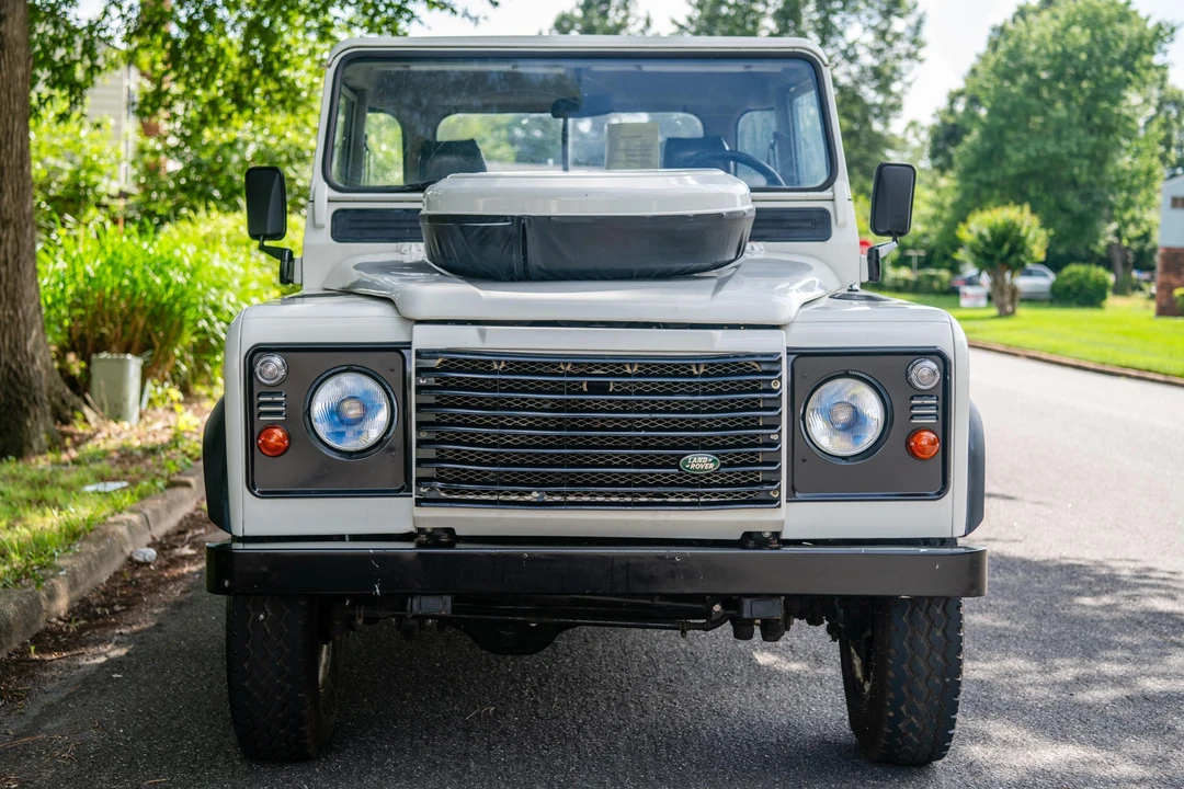 1994 Land Rover Defender 110 - Image 2 of 31