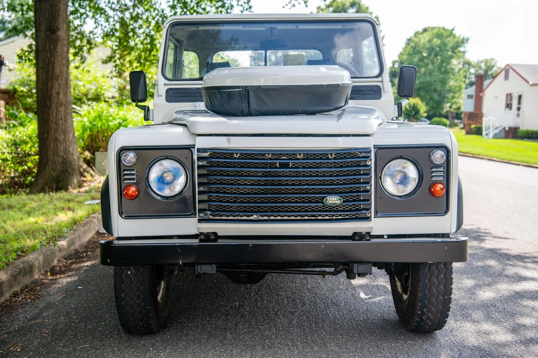 1994 Land Rover Defender 110 - Image 6 of 31