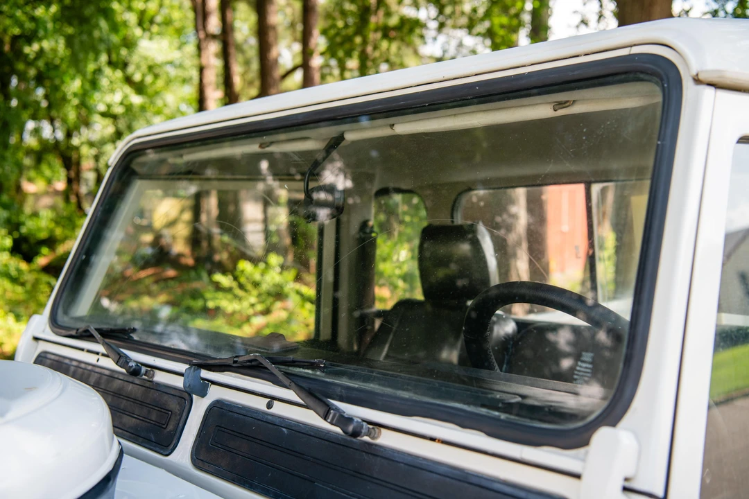 1994 Land Rover Defender 110 - Image 28 of 31