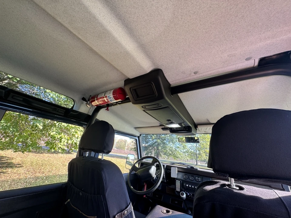 1994 Land Rover Defender 110 - Image 9 of 21