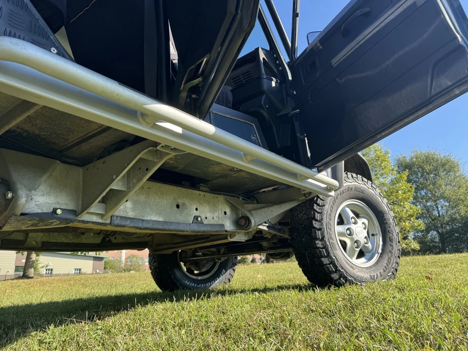 1994 Land Rover Defender 110 - Image 10 of 21