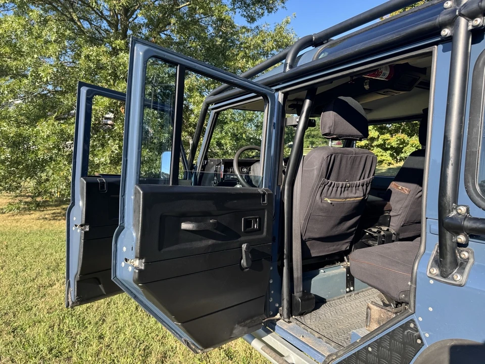 1994 Land Rover Defender 110 - Image 13 of 21