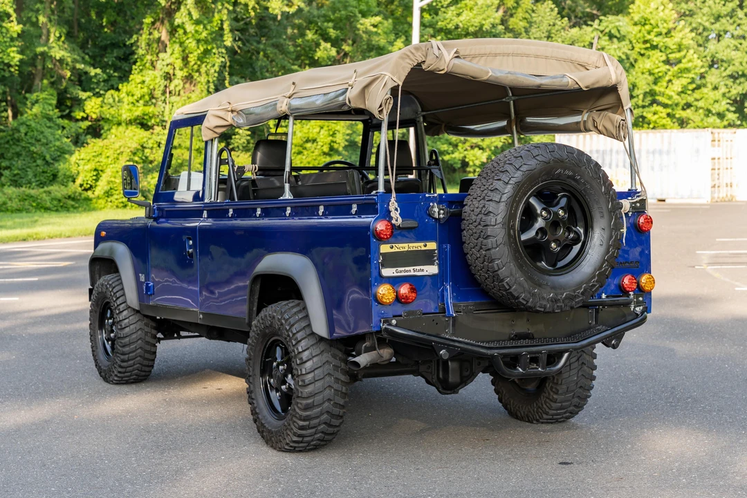 1994 Land Rover Defender 110 - Image 8 of 31