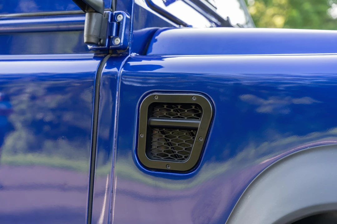 1994 Land Rover Defender 110 - Image 28 of 31