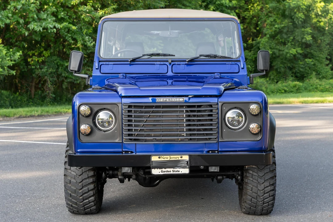 1994 Land Rover Defender 110 - Image 2 of 31