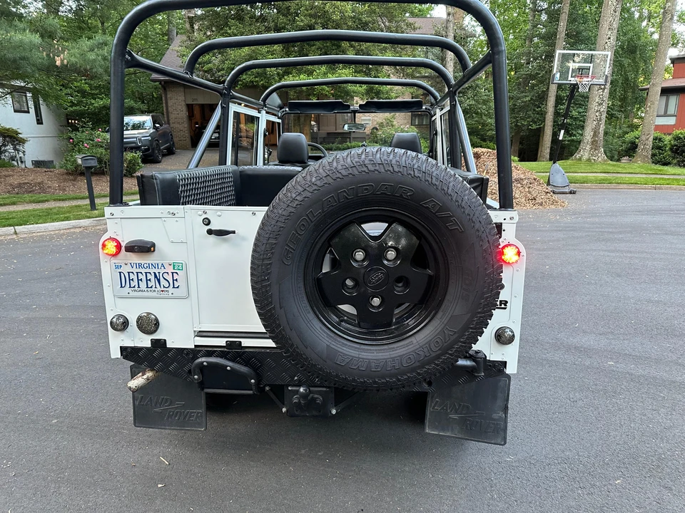1994 Land Rover Defender 110 - Image 11 of 31