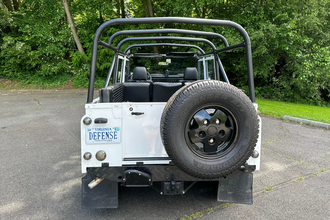 1994 Land Rover Defender 110 - Image 5 of 31