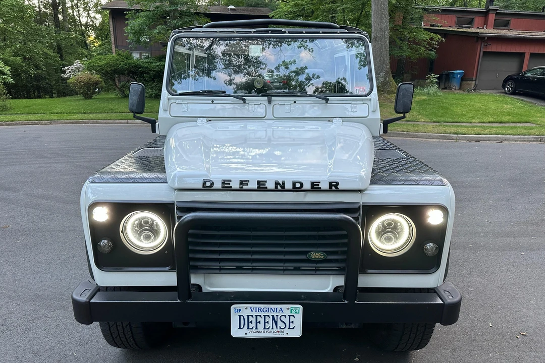 1994 Land Rover Defender 110 - Image 2 of 31