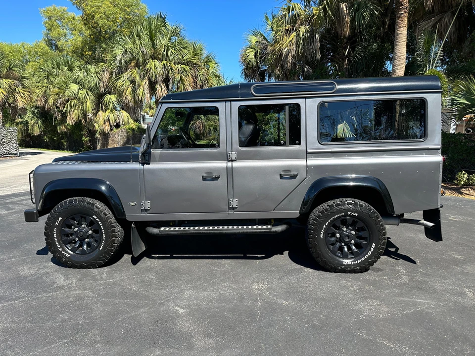 1994 Land Rover Defender 110 - Image 11 of 31