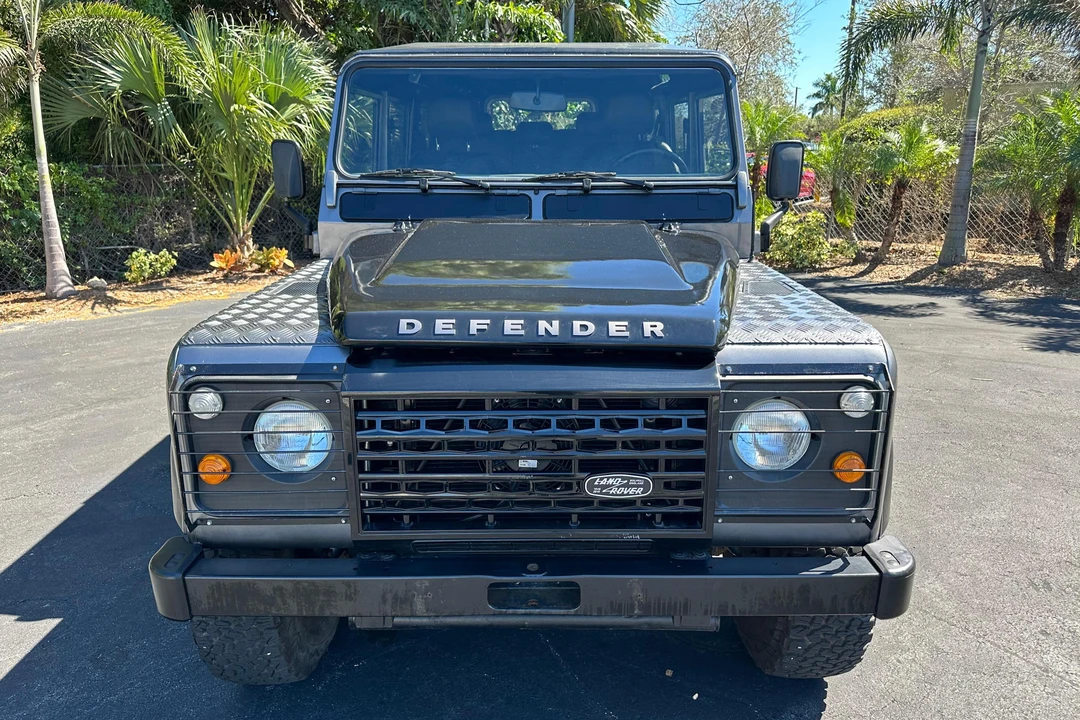 1994 Land Rover Defender 110 - Image 2 of 31