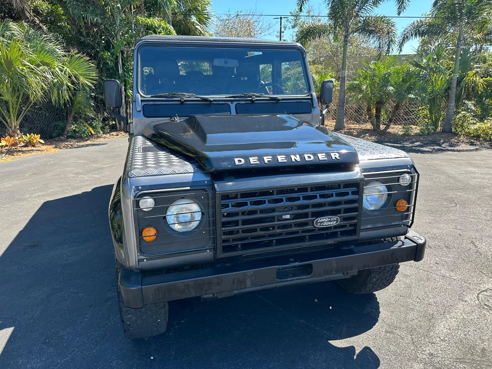 1994 Land Rover Defender 110 - Image 24 of 31