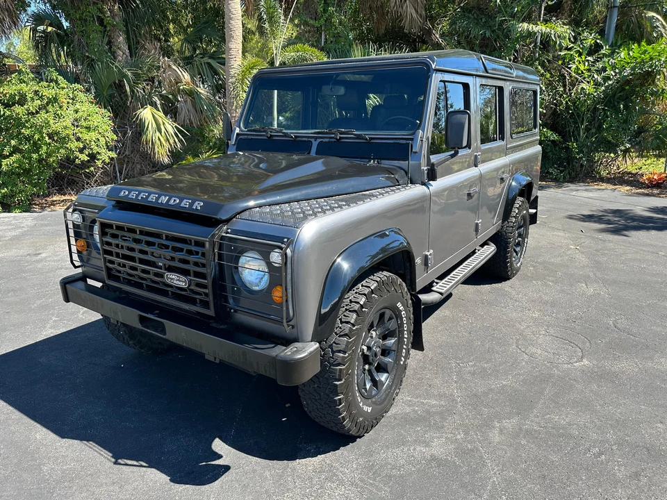 1994 Land Rover Defender 110 - Image 8 of 31