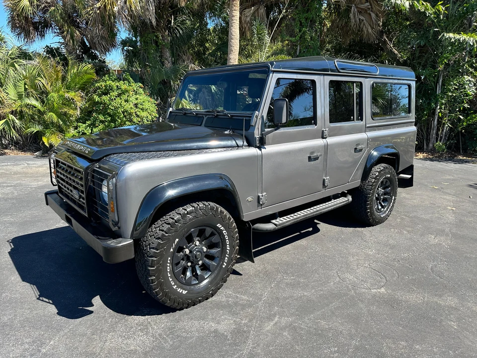 1994 Land Rover Defender 110 - Image 9 of 31