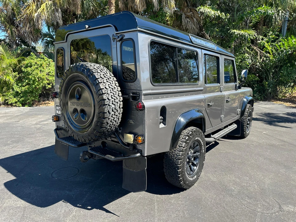 1994 Land Rover Defender 110 - Image 18 of 31