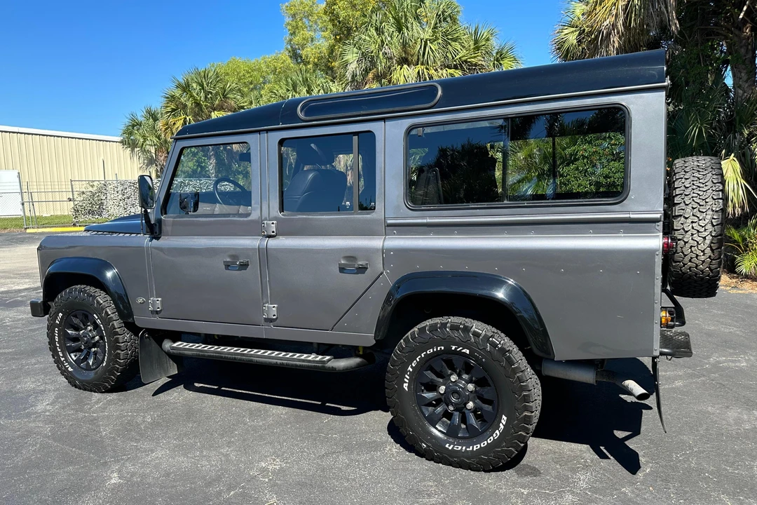 1994 Land Rover Defender 110 - Image 4 of 31