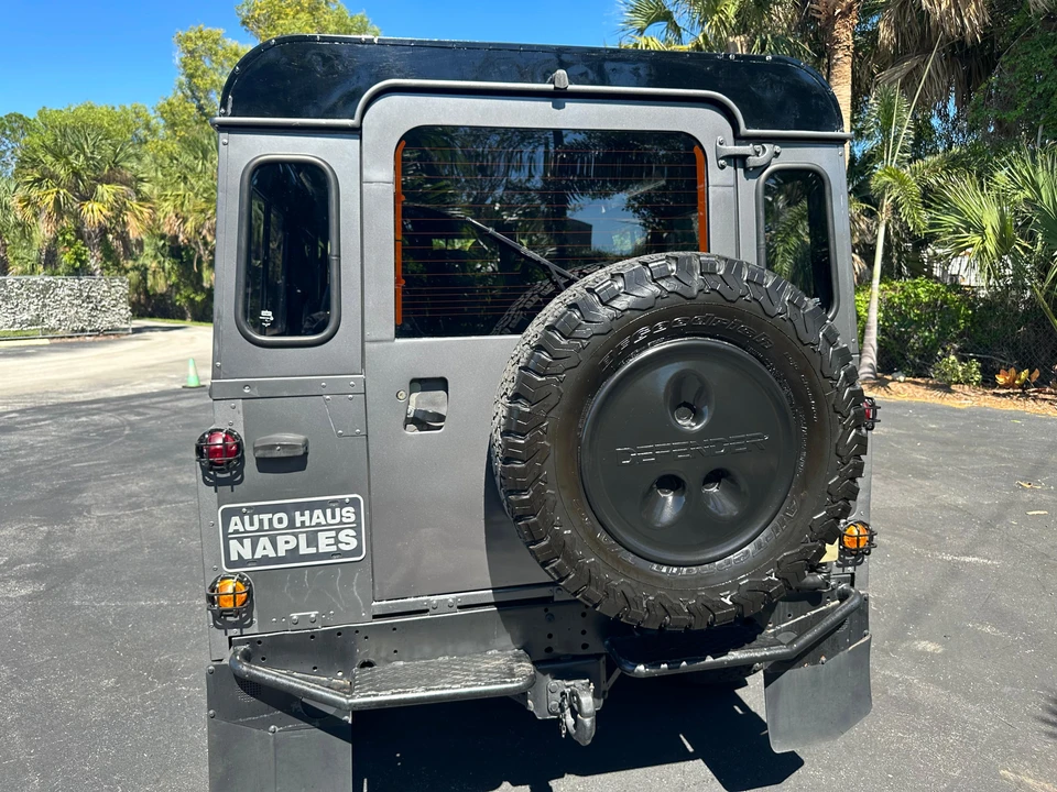 1994 Land Rover Defender 110 - Image 15 of 31