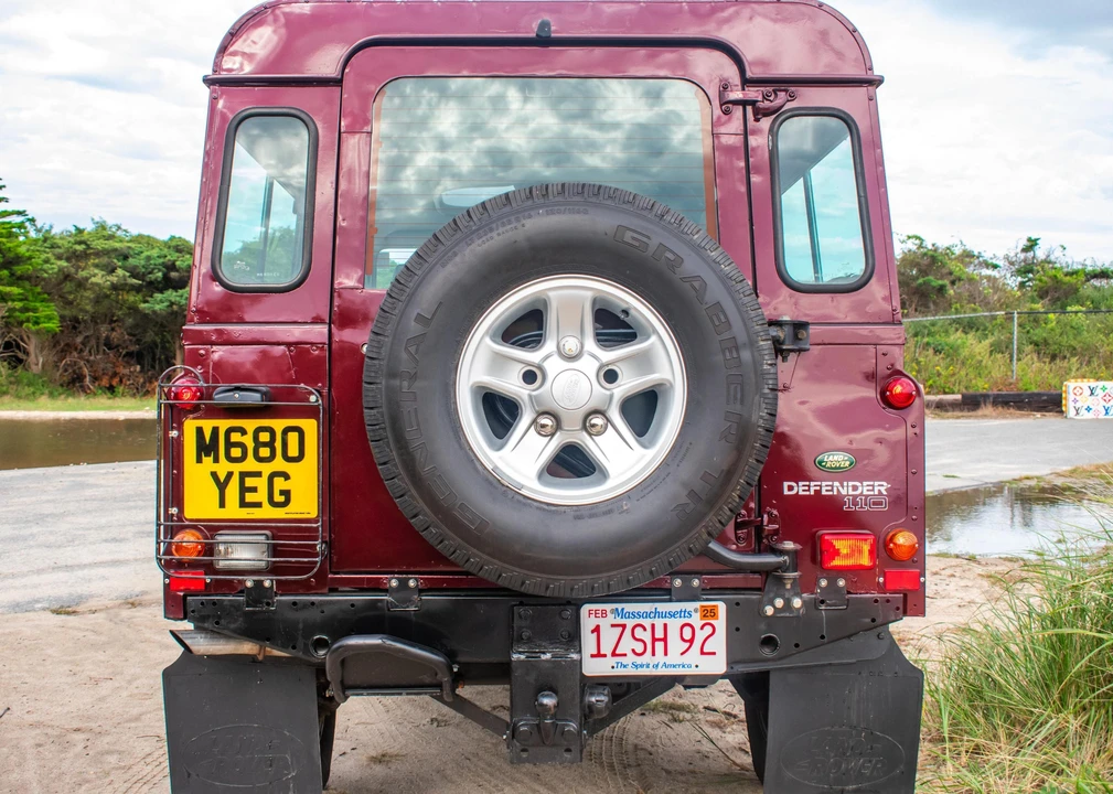 1994 Land Rover Defender 110 - Image 9 of 31