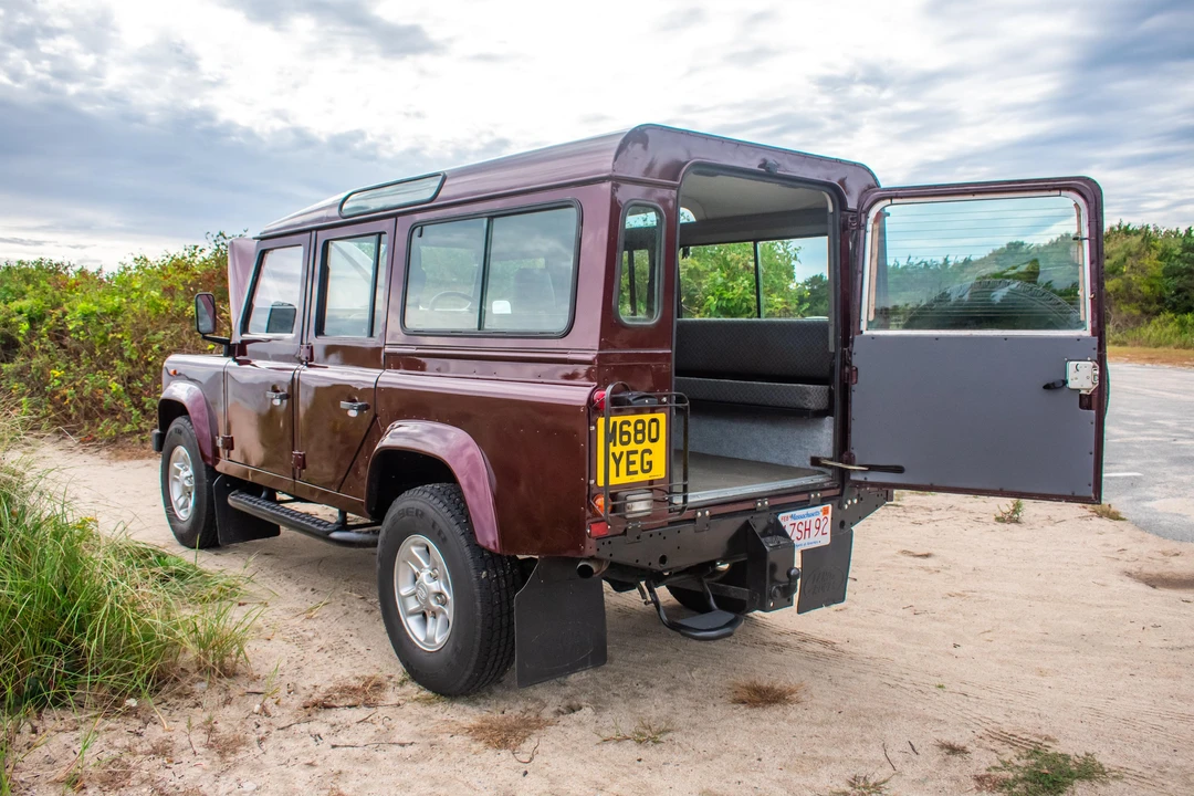 1994 Land Rover Defender 110 - Image 11 of 31