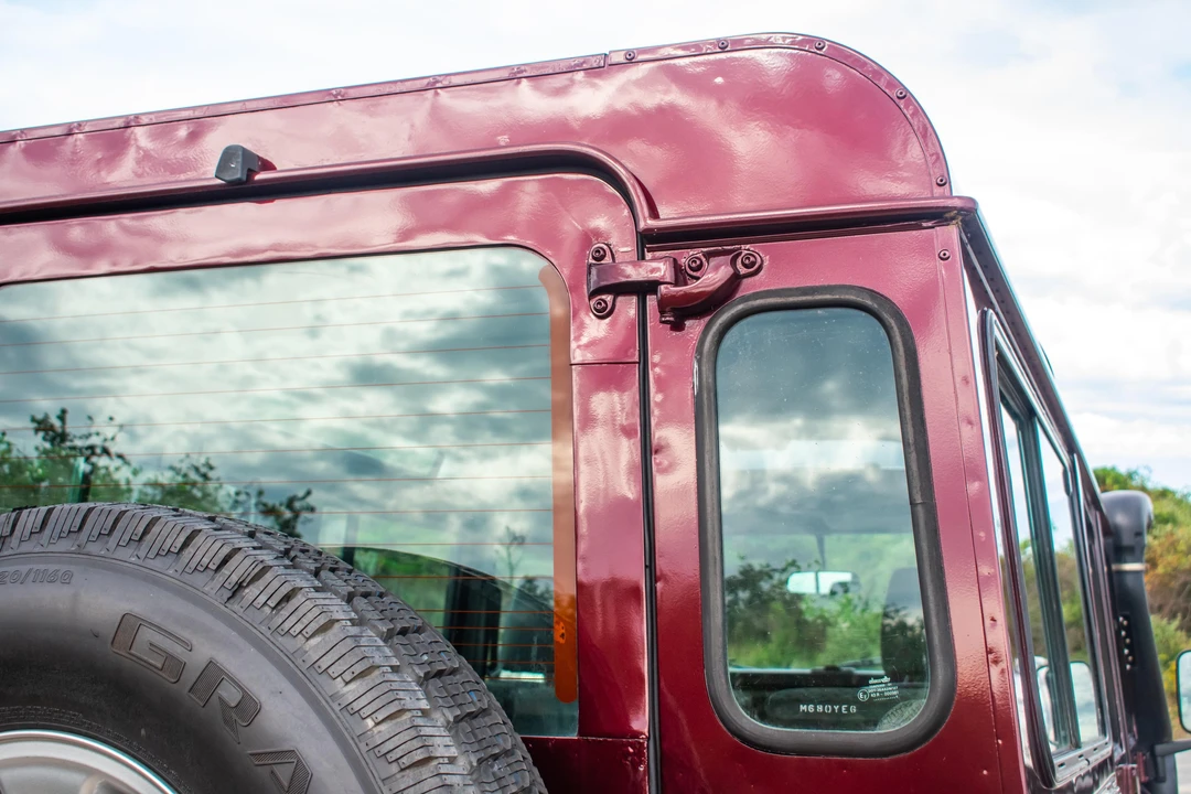 1994 Land Rover Defender 110 - Image 21 of 31