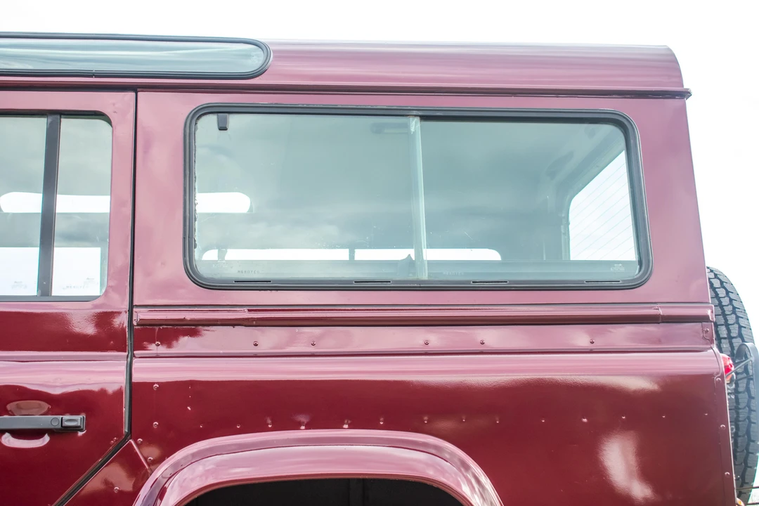 1994 Land Rover Defender 110 - Image 15 of 31